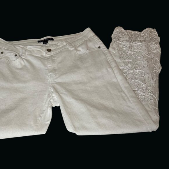 White Juliette Cropped Jeans Sz 6 Embroidered Floral Lace Overlay Sequins Chic - Picture 4 of 14